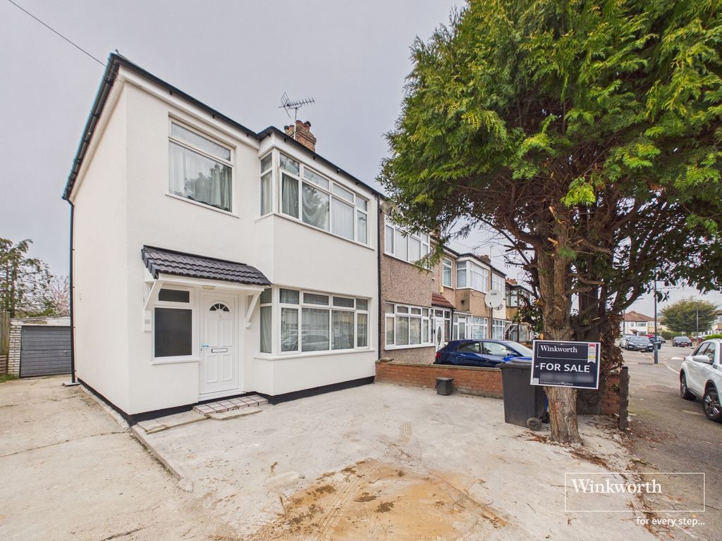 Property photo 1 of 10 External