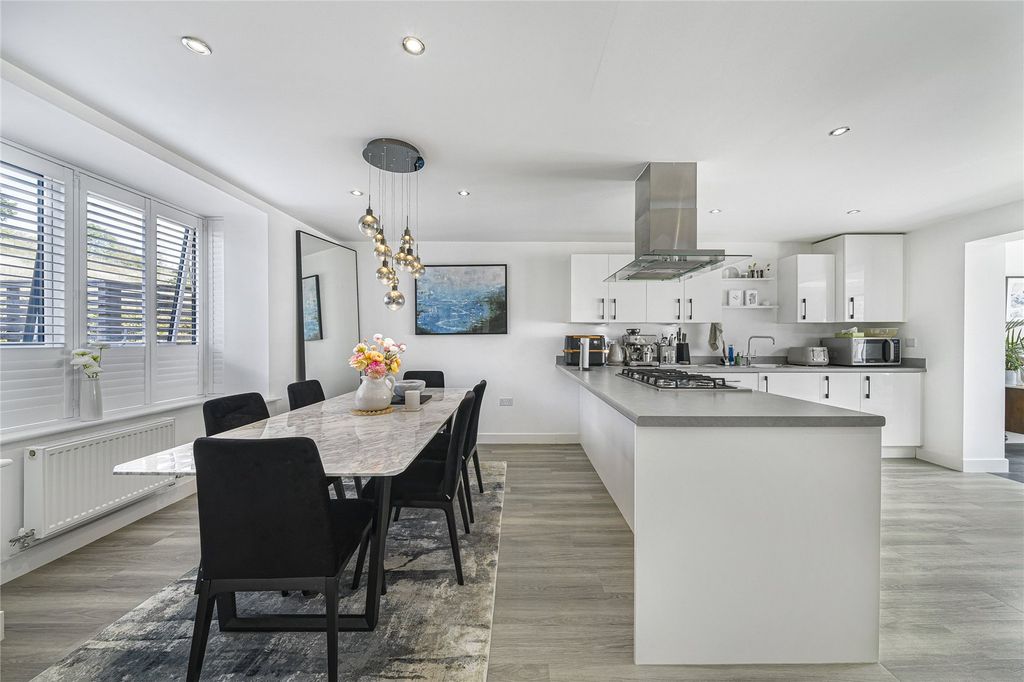 Property photo 3 of 48 Kitchen/Dining