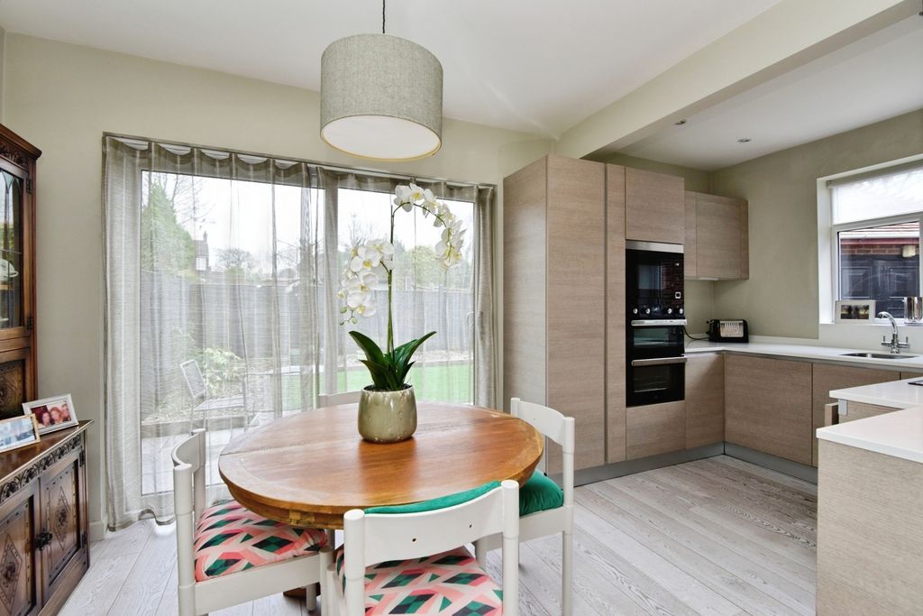 Property photo 3 of 24 Pbox-Img.Jpg