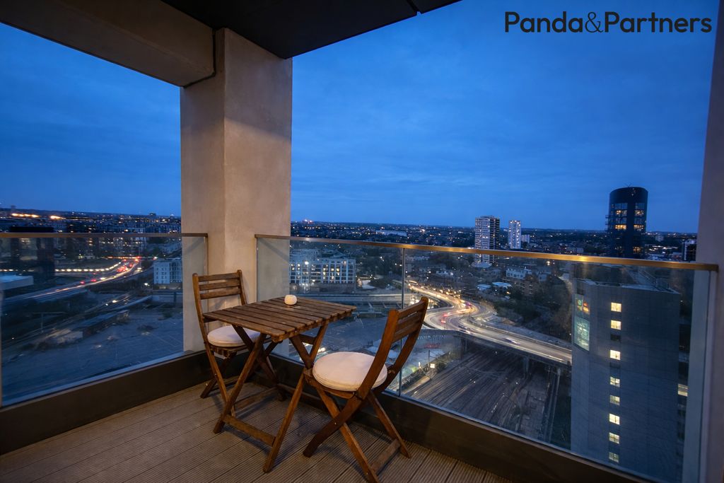 Property photo 2 of 7 Photo