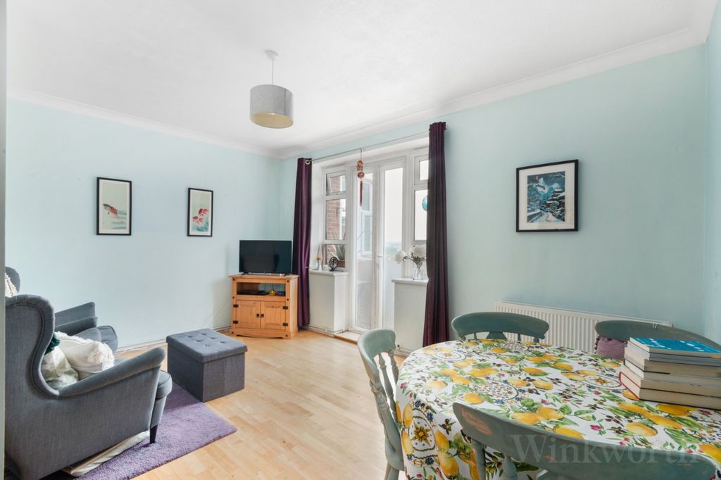 Property photo 3 of 11 Picture No. 13