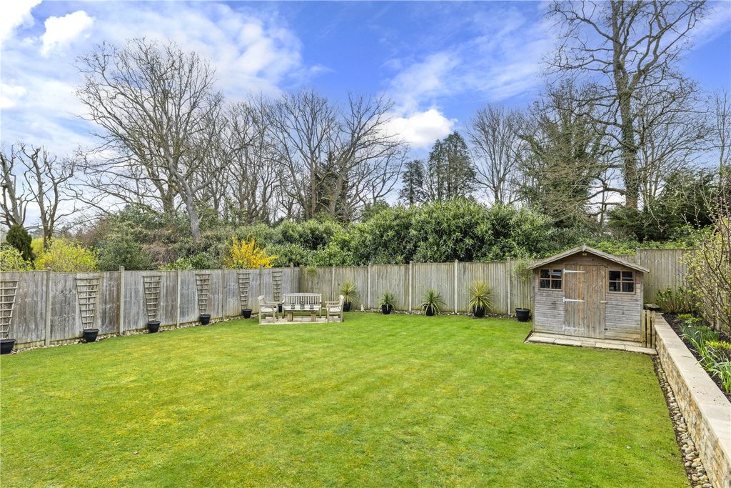 Property photo 2 of 18 Garden
