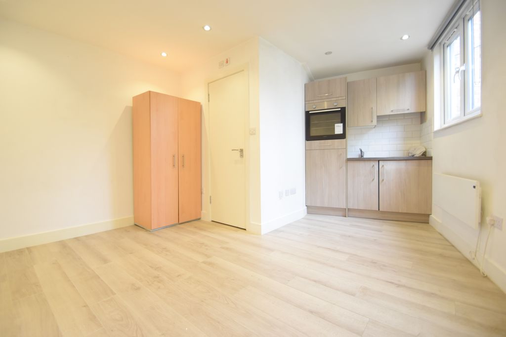 Property photo 2 of 6 3