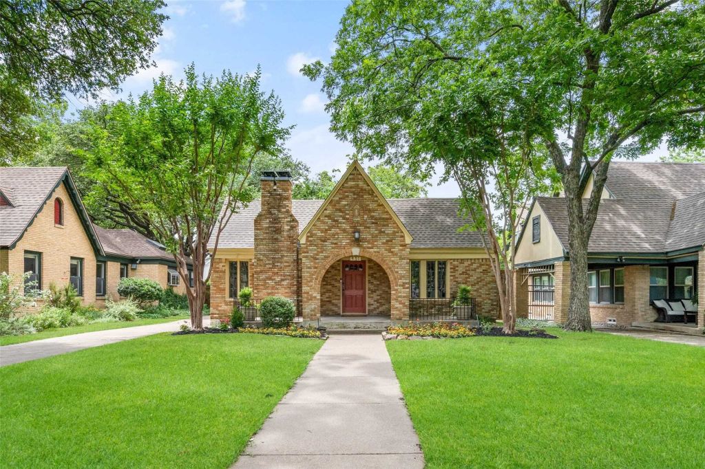 Property photo 1 of 31