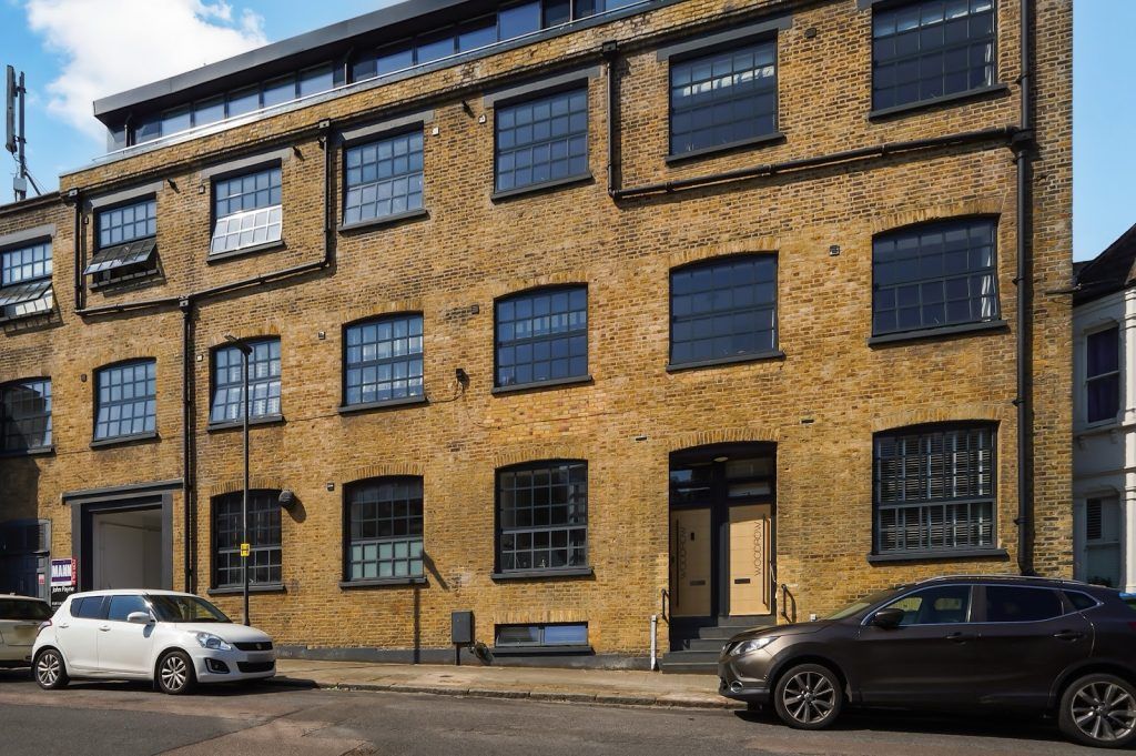 Property photo 3 of 12