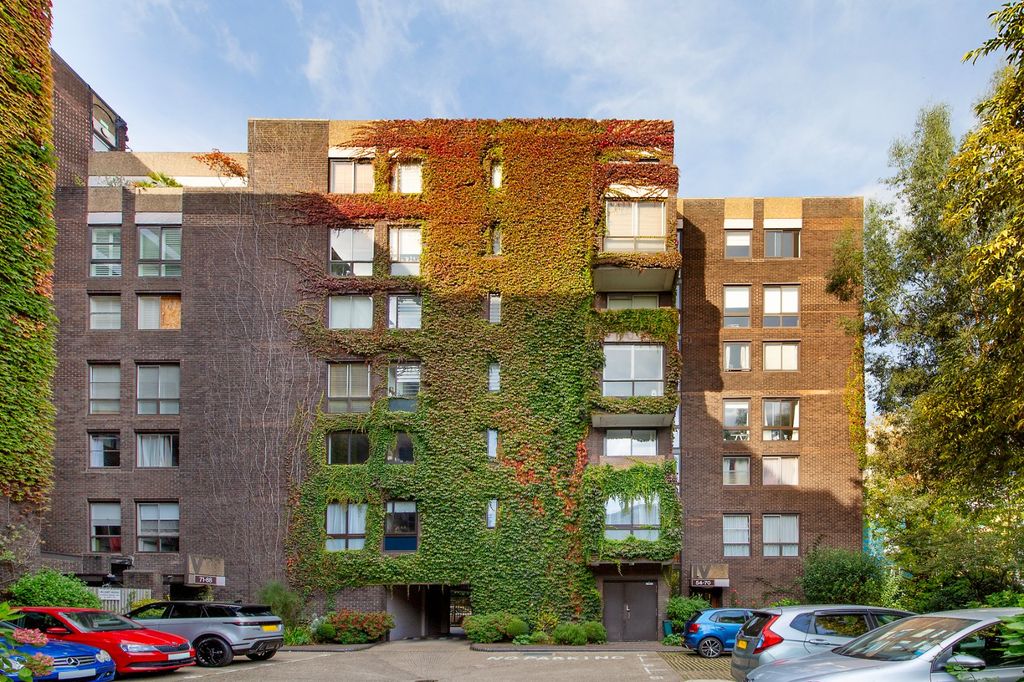 Property photo 2 of 21