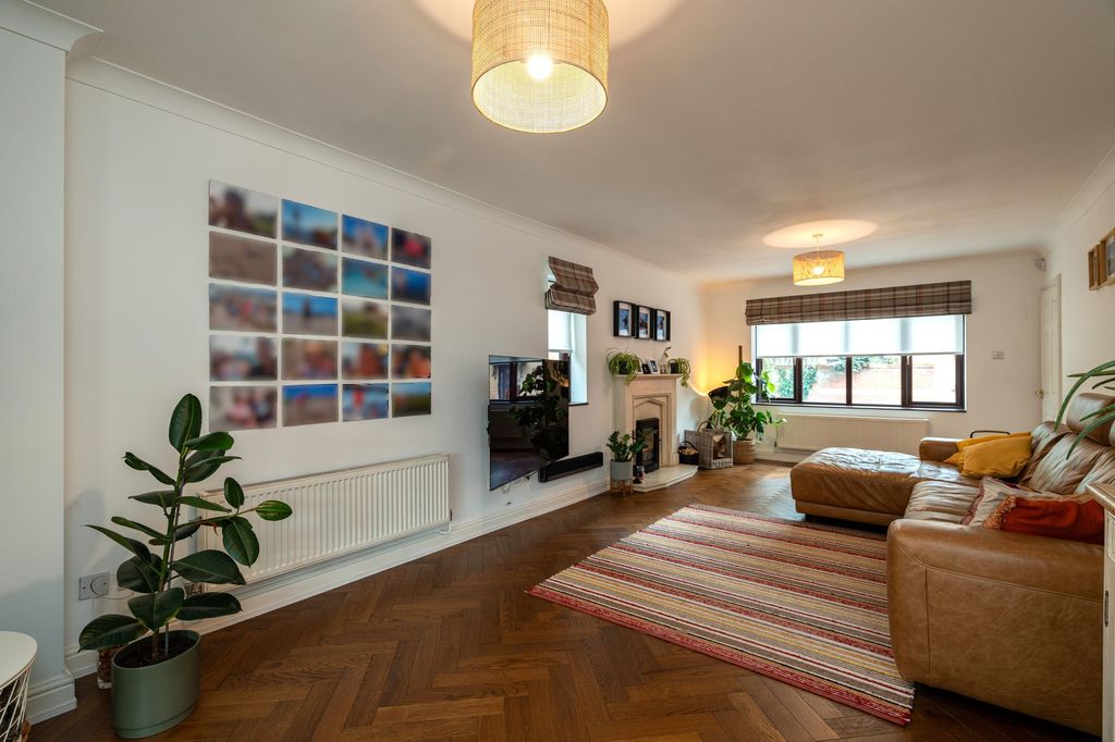 Property photo 3 of 29