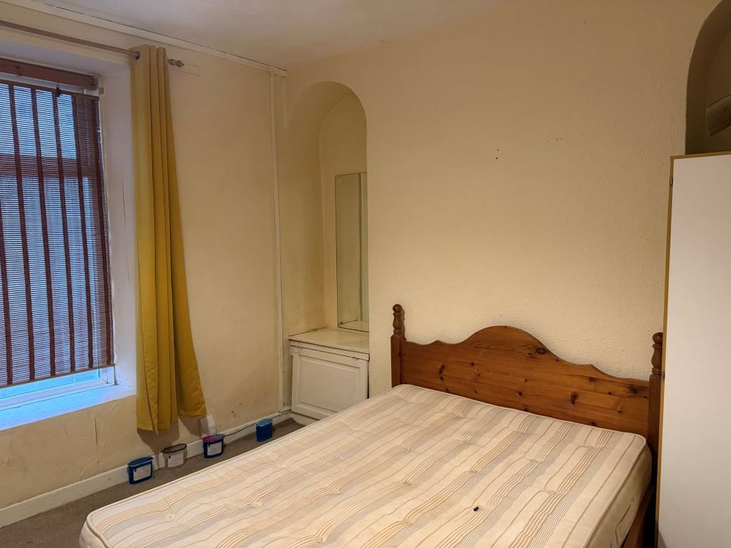 Property photo 3 of 28