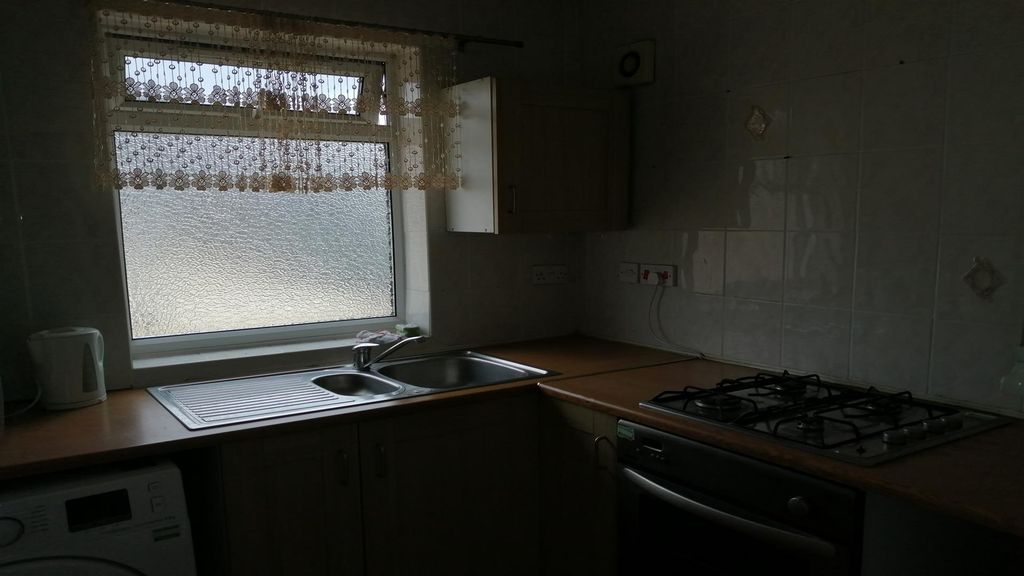 Property photo 3 of 6 Kitchen.Jpg
