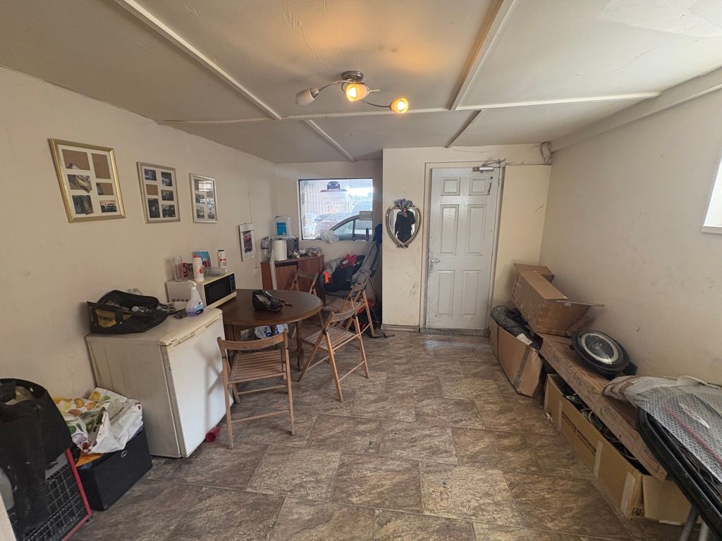 Property photo 2 of 9 Photo 1