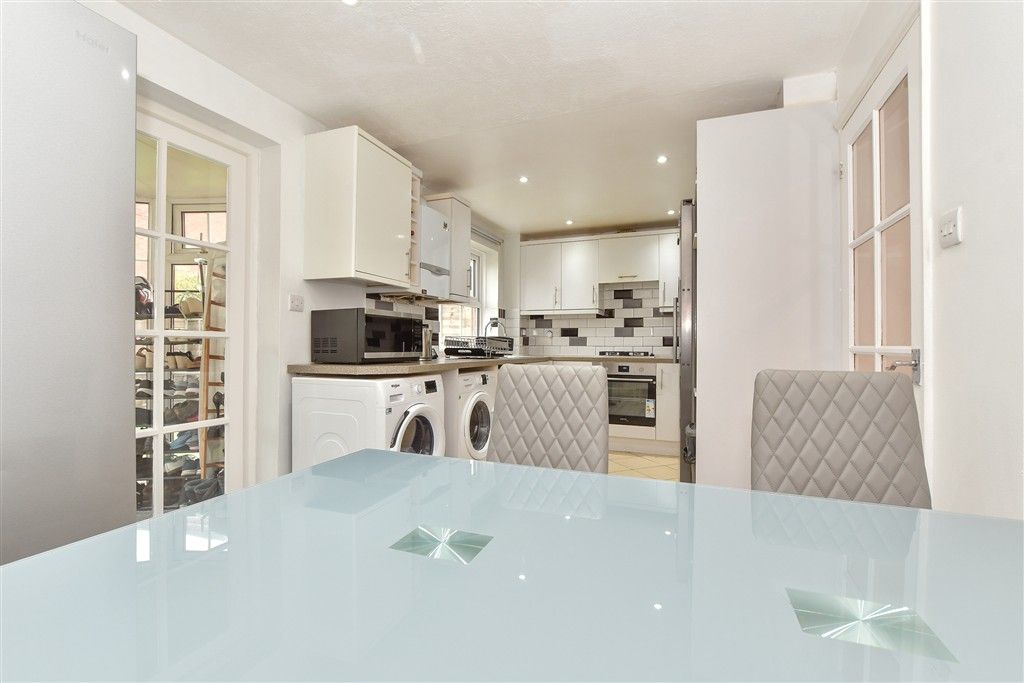 Property photo 1 of 19 Kitchen/Breakfast Room