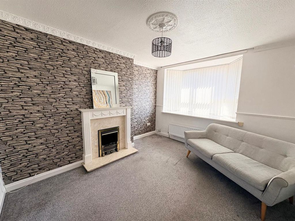 Property photo 2 of 12 9Aeb3160-90A0-4Acf-Bc36-c6A4A02E4Ef0.Jpg