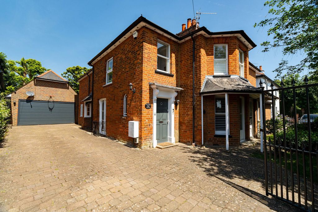 Property photo 1 of 24