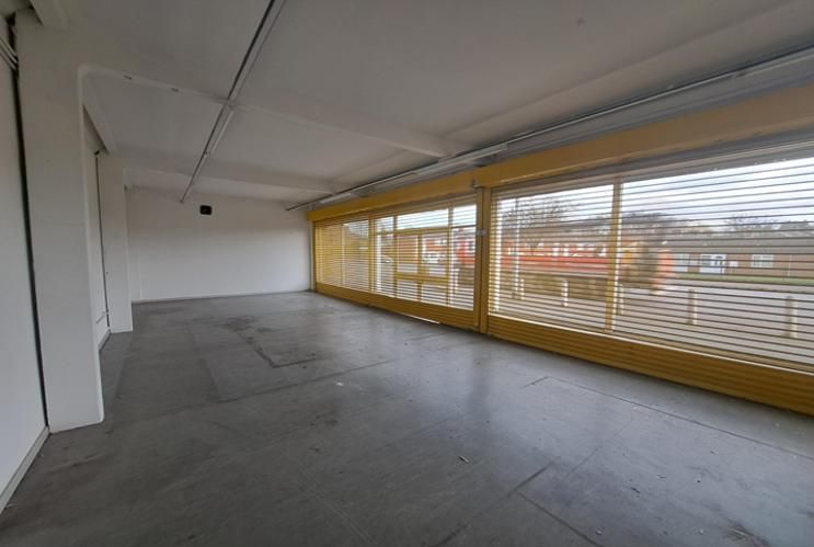 Property photo 3 of 6 Photo 4