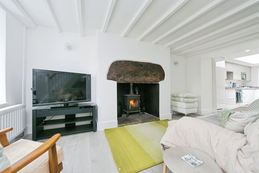 Property photo 2 of 20 Pbox-Img.Jpg