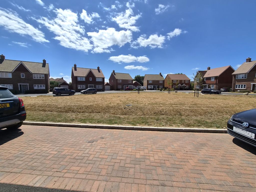 Property photo 2 of 18