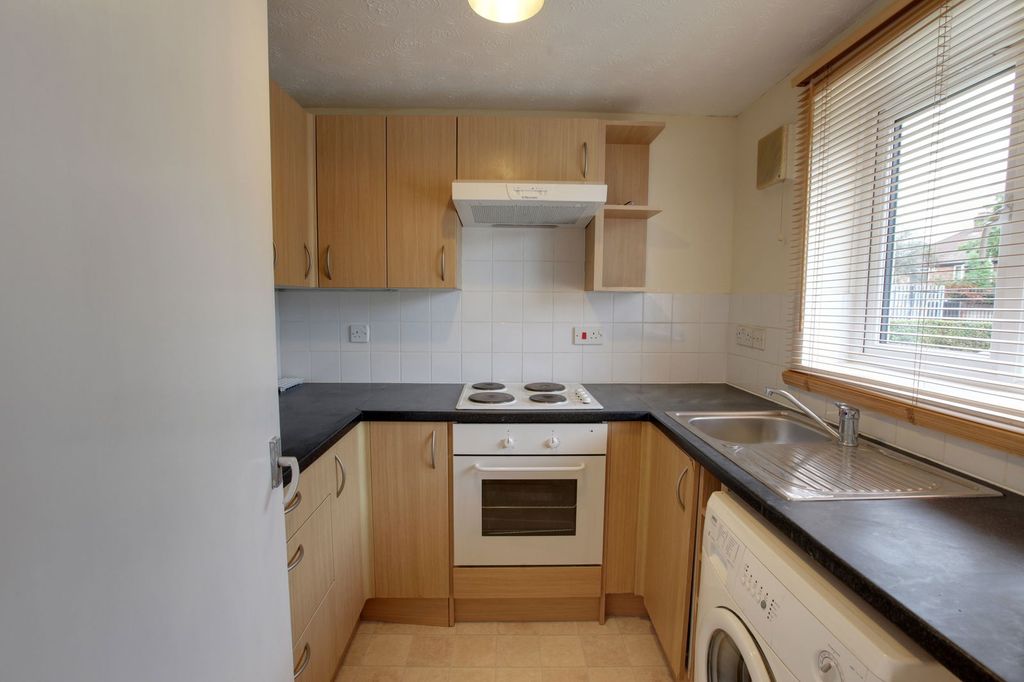 Property photo 3 of 6