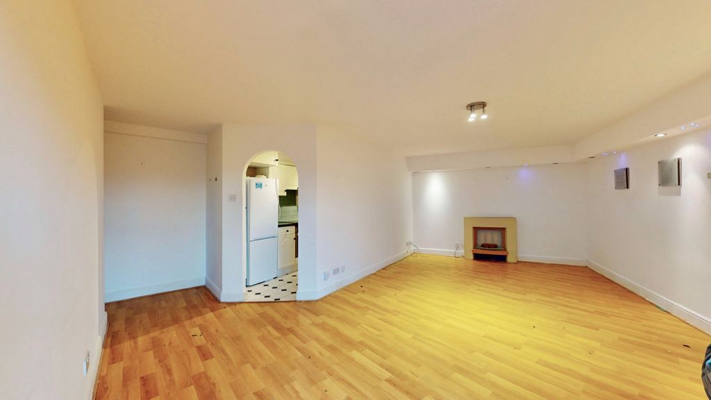 Property photo 1 of 16 Picture No. 23
