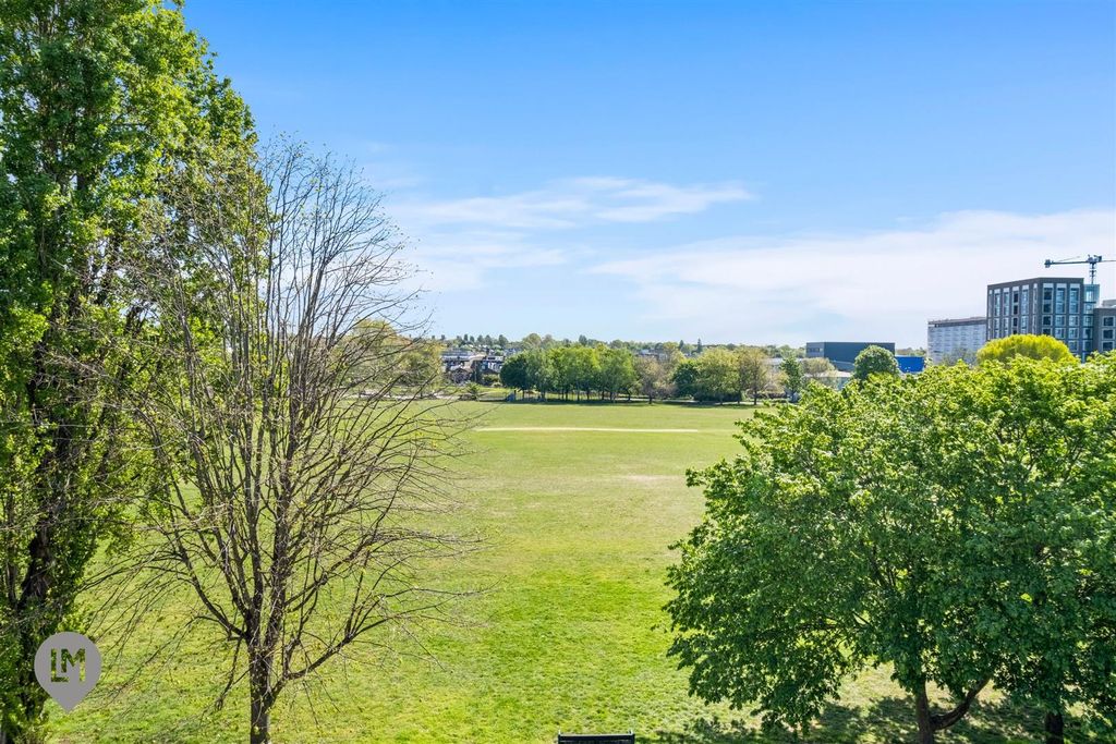 Property photo 3 of 7 View Lm.Jpg