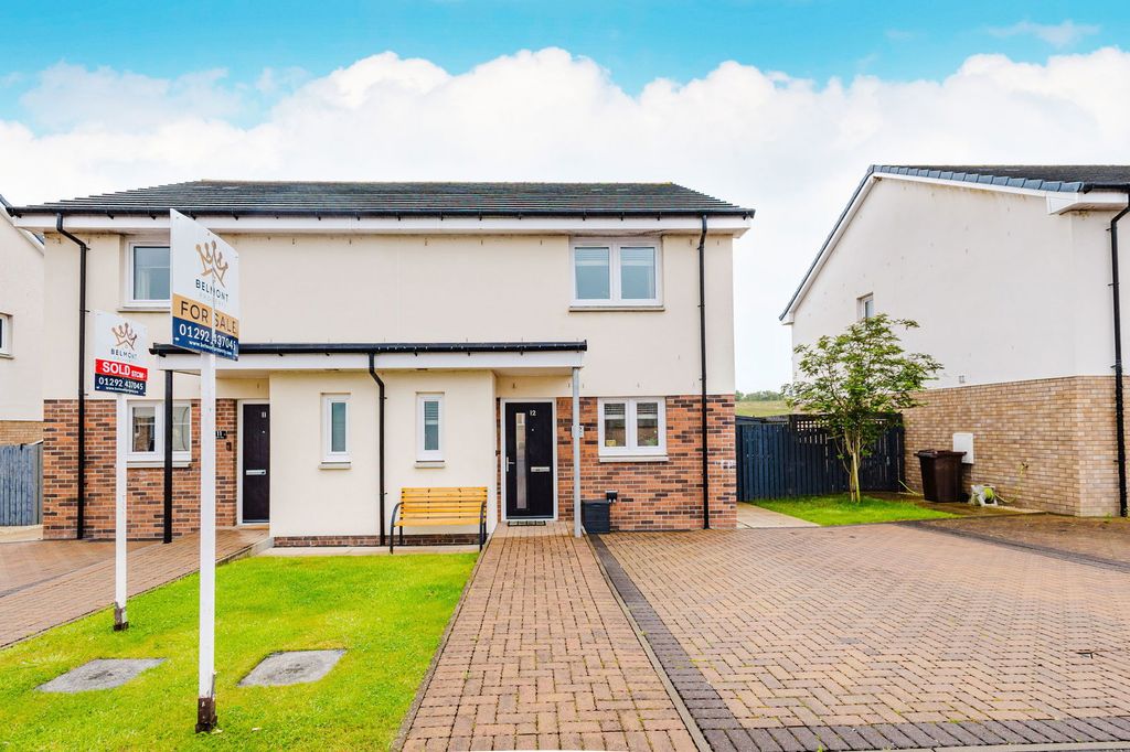 Property photo 1 of 33