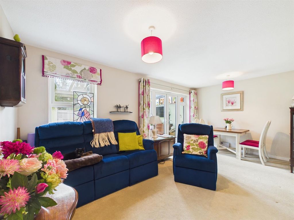 Property photo 3 of 11 Cam02435G0-Pr0179-Still012.Jpg