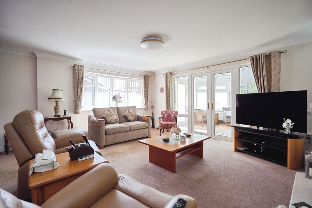 Property photo 3 of 24 Pbox-Img.Jpg