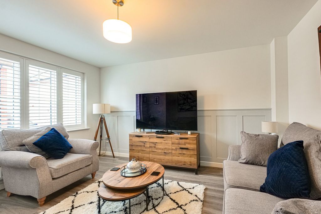 Property photo 3 of 29