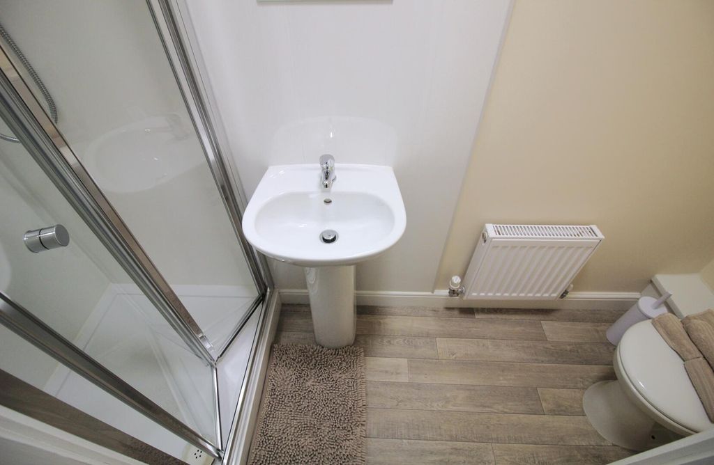 Property photo 2 of 5 Bathroom