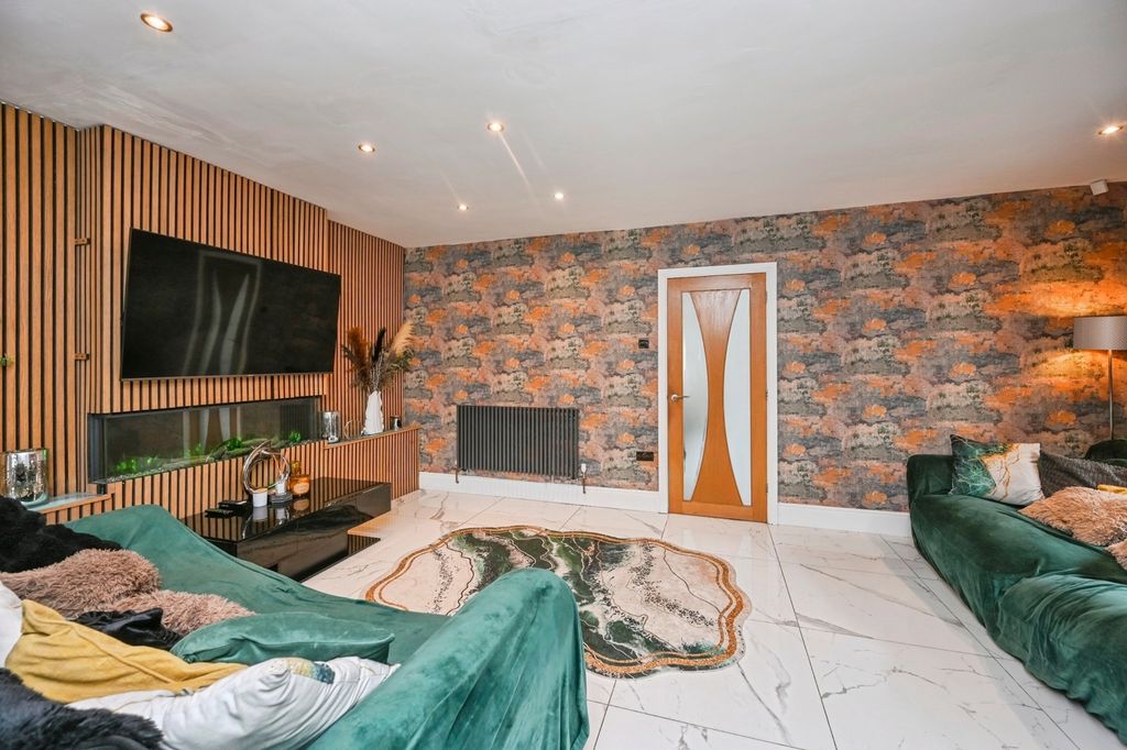 Property photo 2 of 25 Pbox-Img.Jpg