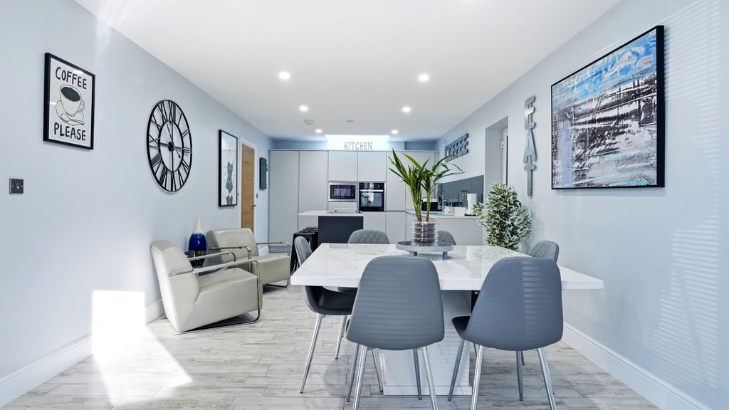 Property photo 3 of 28 4645887