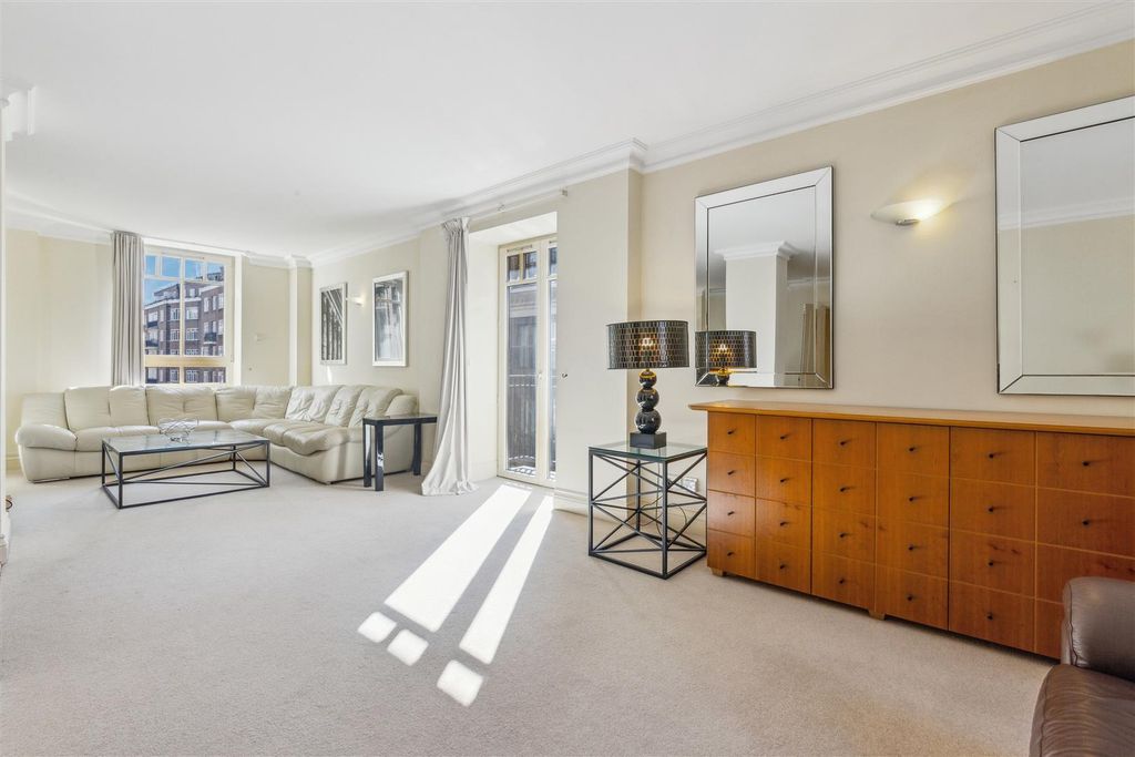 Property photo 2 of 21 19.Jpg