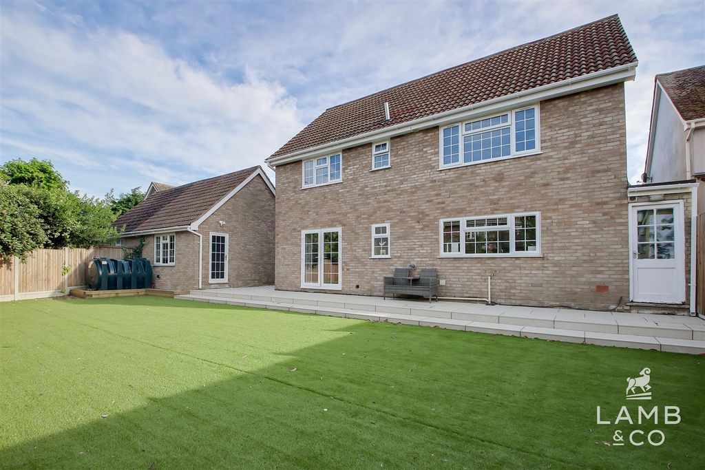 Property photo 2 of 26