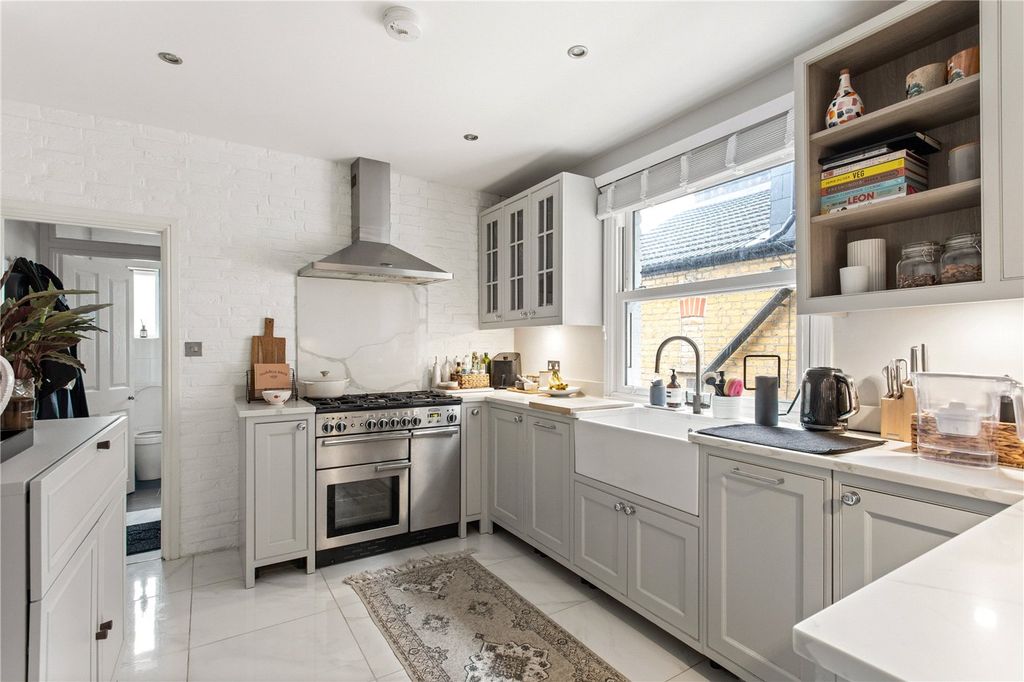 Property photo 2 of 12 Picture No. 19