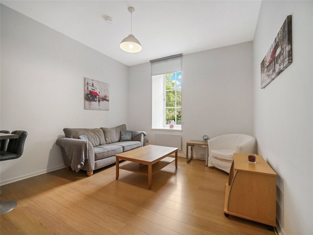 Property photo 2 of 17 Picture No. 05