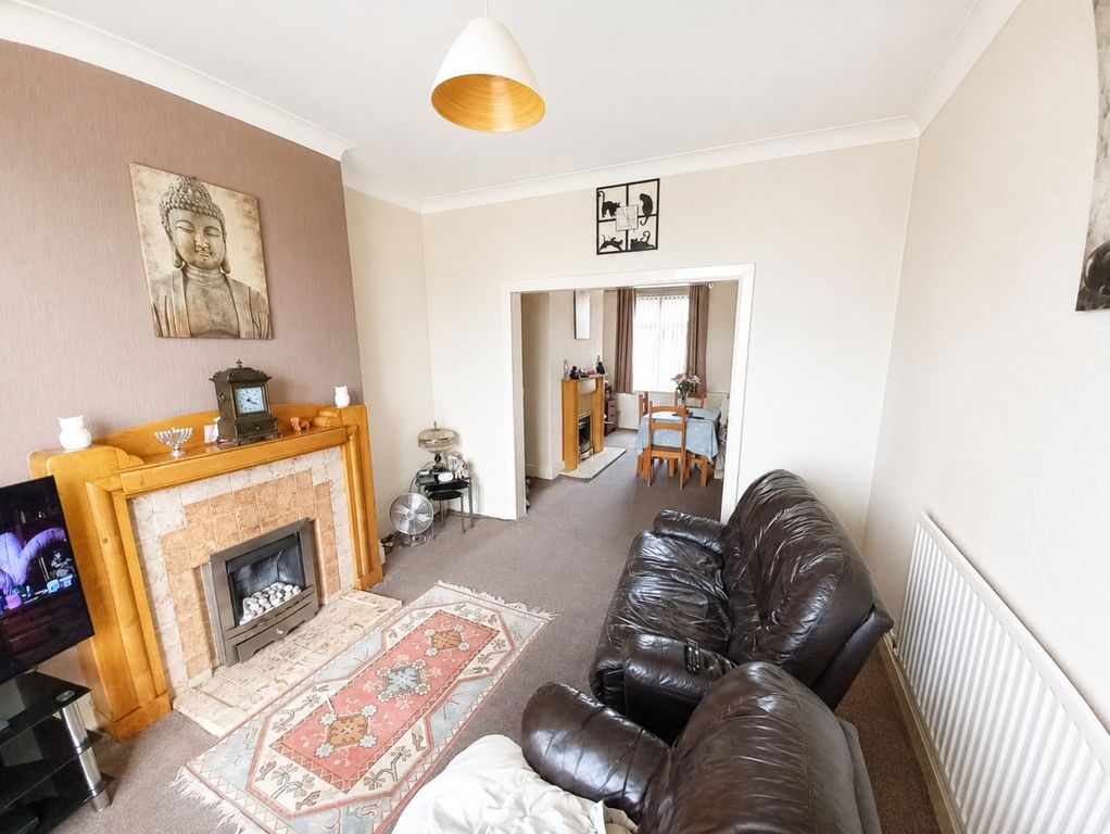 Property photo 3 of 13 Lounge2