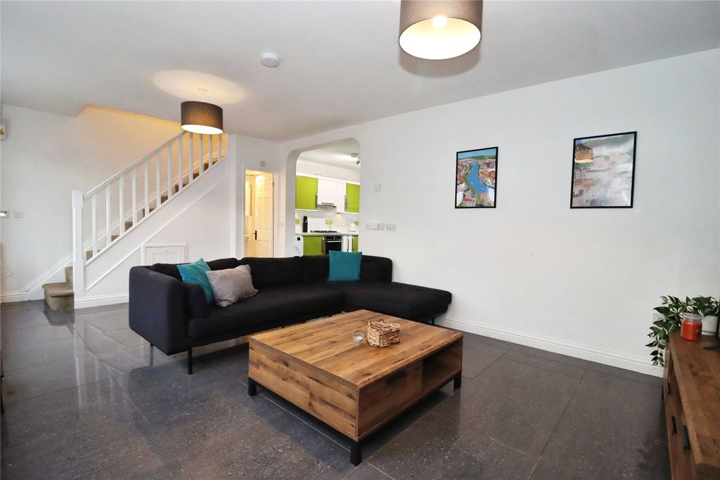 Property photo 3 of 23 Picture No. 11