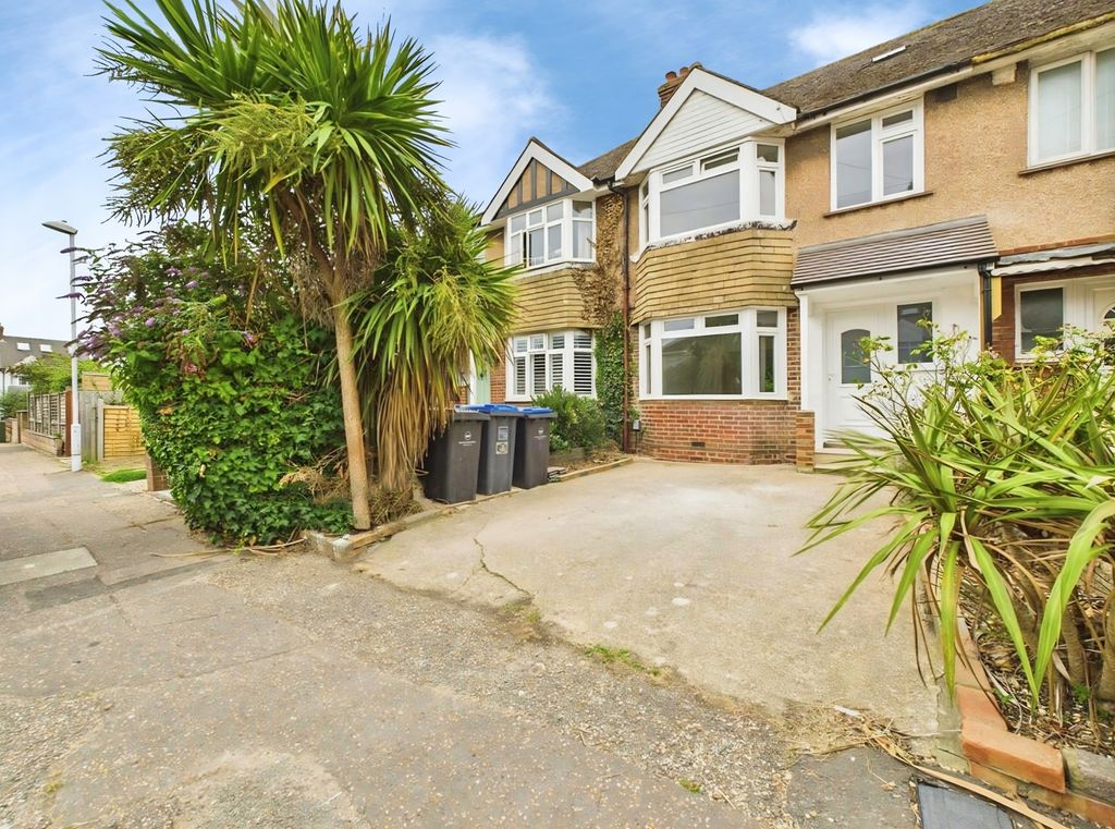 Property photo 1 of 12 Turner Road