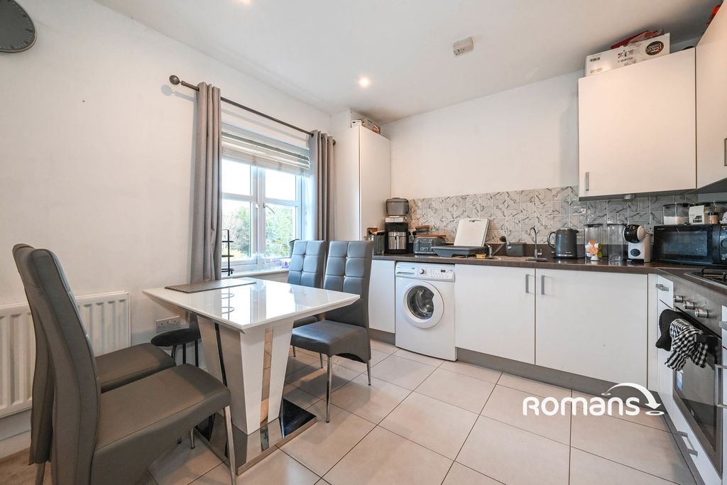 Property photo 3 of 10 Photo