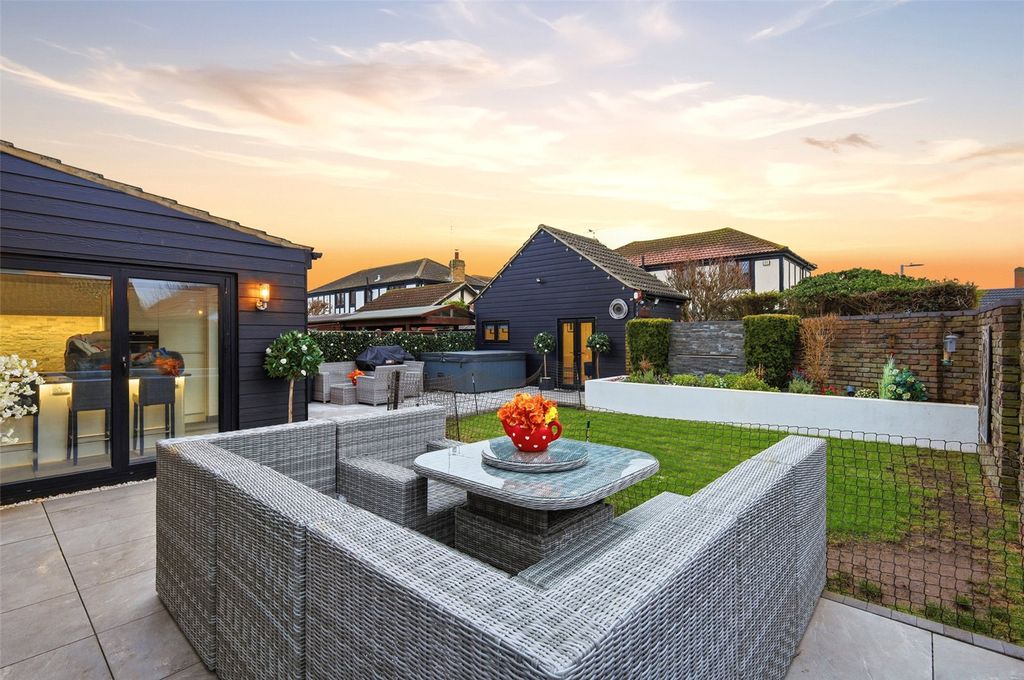 Property photo 3 of 26 Picture No. 20