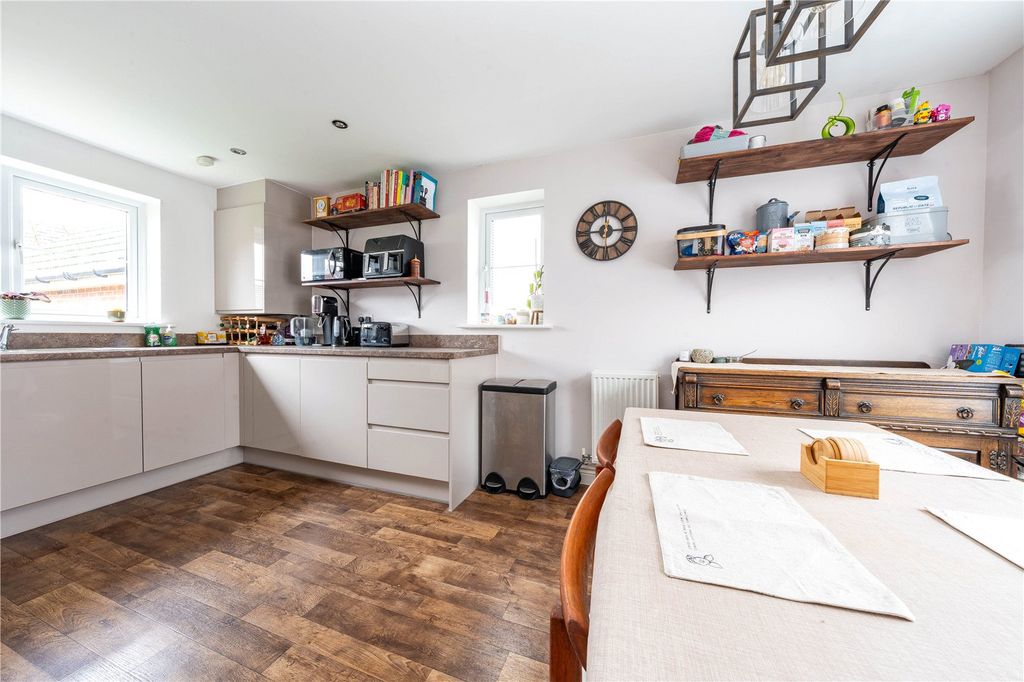 Property photo 3 of 11 Picture No. 11