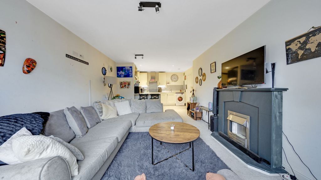 Property photo 2 of 13