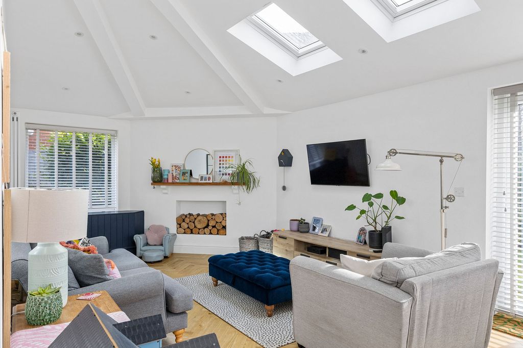 Property photo 2 of 26