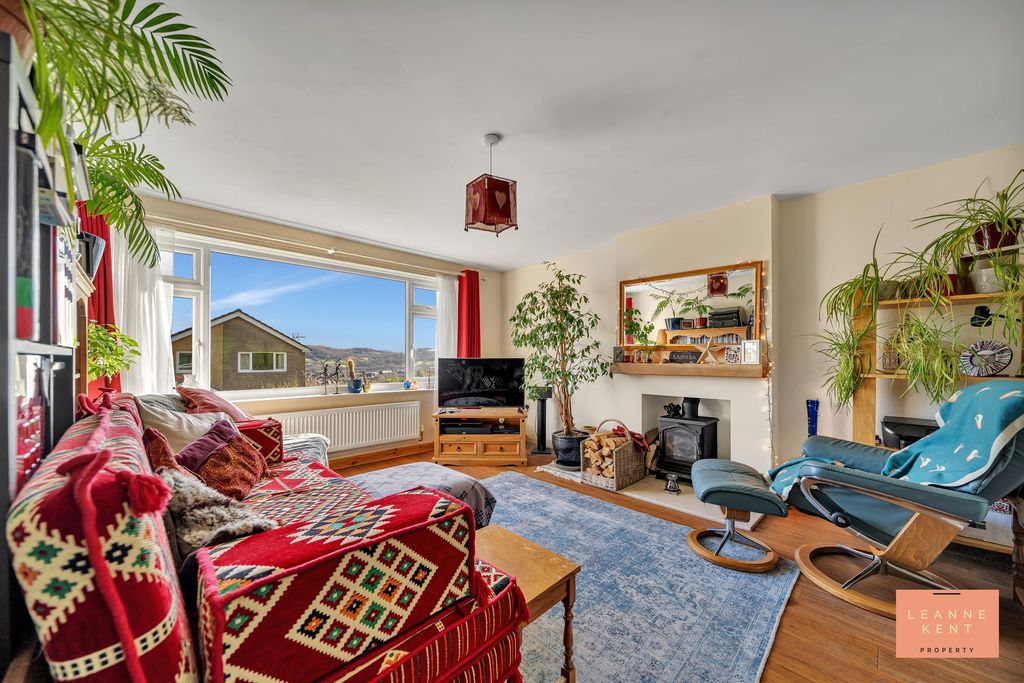 Property photo 2 of 37