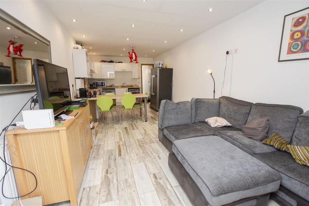 Property photo 1 of 10 Open Plan Kitchen/ L