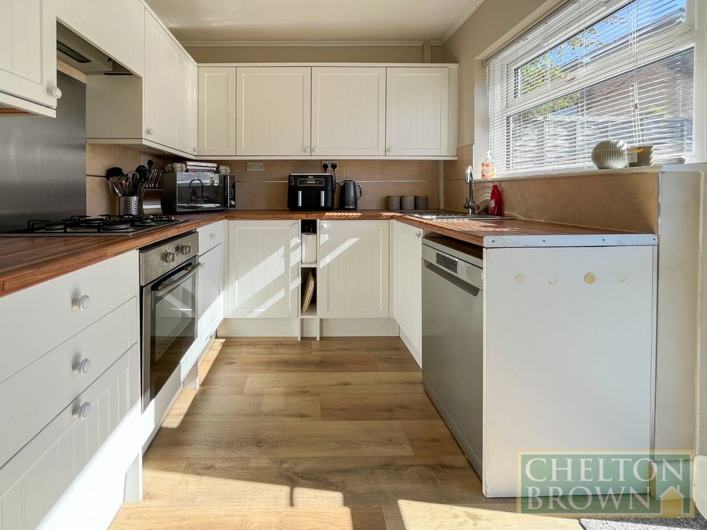 Property photo 3 of 46 Kitchen