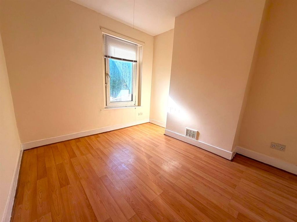 Property photo 3 of 6 6Bda4d72-Ac9B-4A8B-9d4d-48Aace3754B7.Jpg