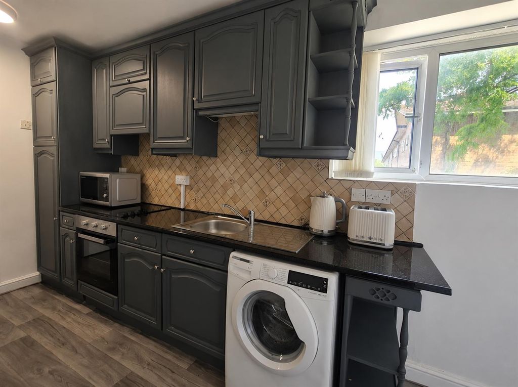 Property photo 3 of 22 75273.Png