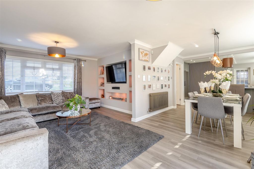 Property photo 3 of 27 8680809-Interior02.Jpg