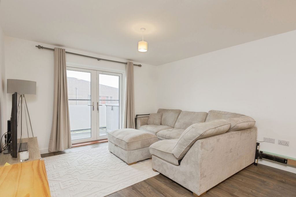 Property photo 3 of 16 Pbox-Img.Jpg