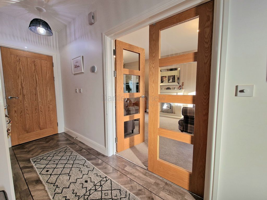 Property photo 2 of 22 Entrance